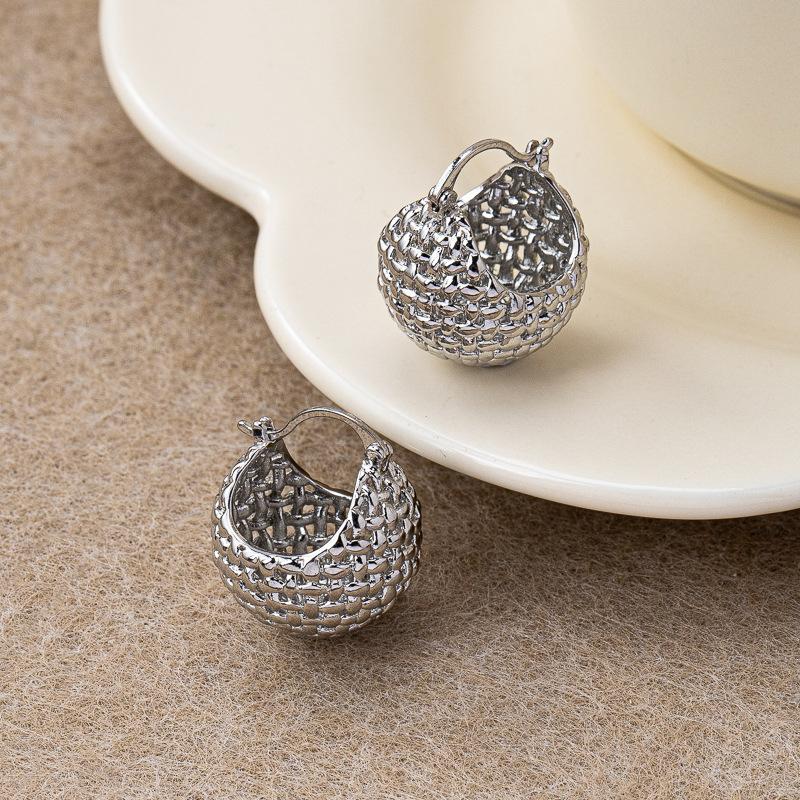 French braided spherical French light luxury exquisite fashion cold wind high temperament versatile ear buckle earrings women