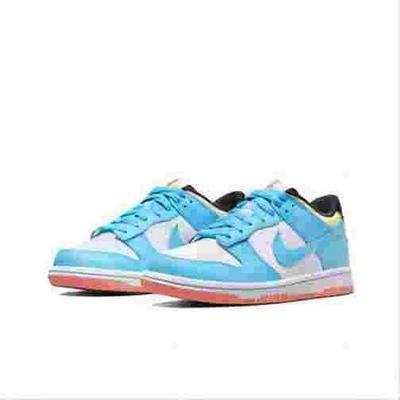 Dunk Low SE X Kyrie Irving Baltic Blue Gum DN4179-400