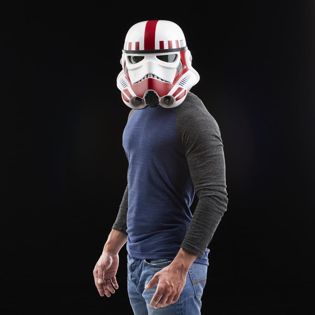 Hasbro Star Wars STAR WARS Black Series Star Wars Battlefront II Imperial Shock Trooper Premium elektronisk hjelm E2817 ekte produkt