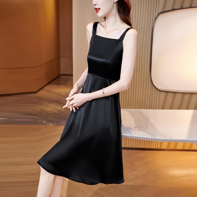 Women's 2023 Slim-Fit Satin Dress: Square Neck, Patchwork, Age-Reducing Summer Fashion