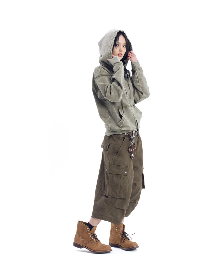 AAKAM Knee Pin-Tuck Bermuda Cargo Pants (Brown)