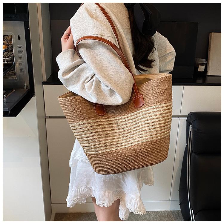New Straw Bag Women's Summer Handbag Seaside Tote Bag Large Capacity Woven Shoulder Bag Premium Bucket Bag