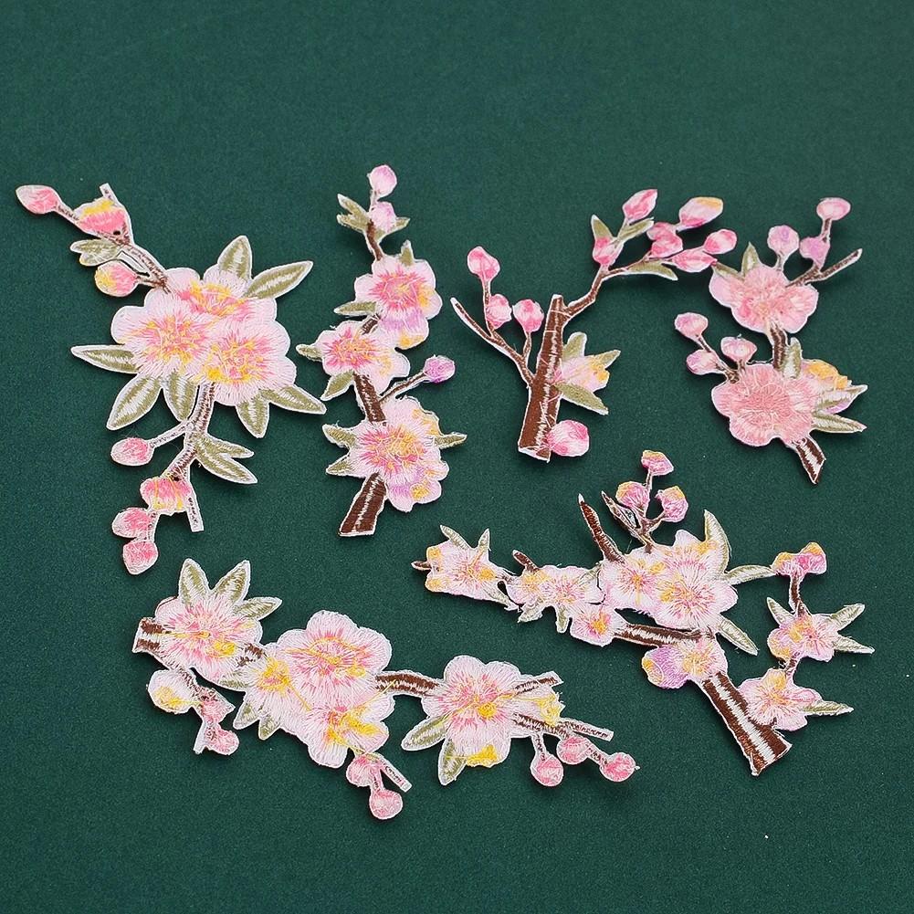 D5 2PCS Plum Blossom Embroidery Patches Sakura Flower Floral Branch Appliques Iron On Cloth Cheongsam Stickers For Sewing Repair