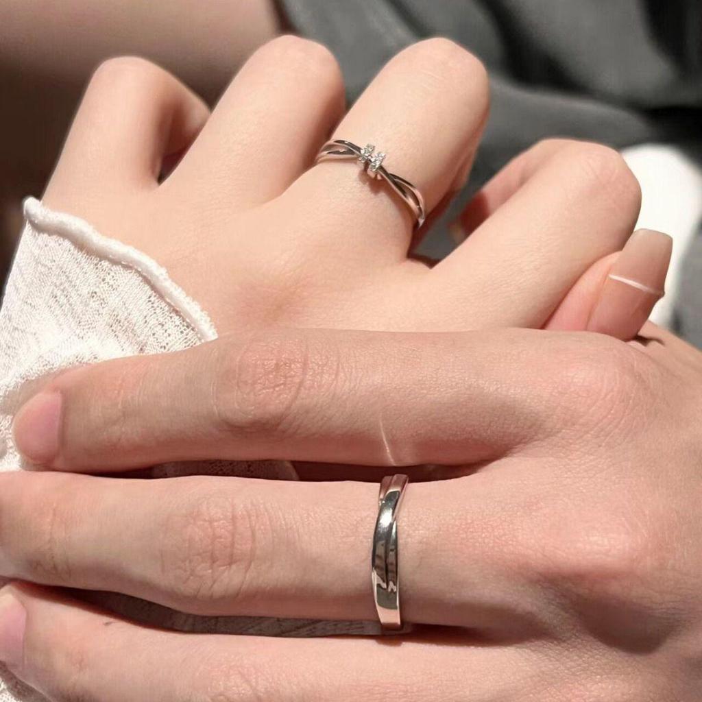 Love interweaves, M ö bius couples pair rings, light luxury, niche, versatile, fashionable rings, give to girlfriend