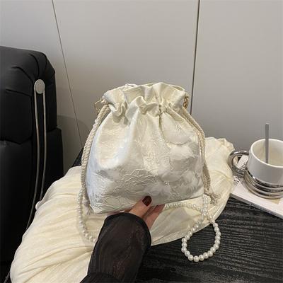 This Year's Popular Fashion Pearl Shoulder Messenger Bag 2025 Spring and Summer New Foreign Style Bucket Bag High Value Women's Bag