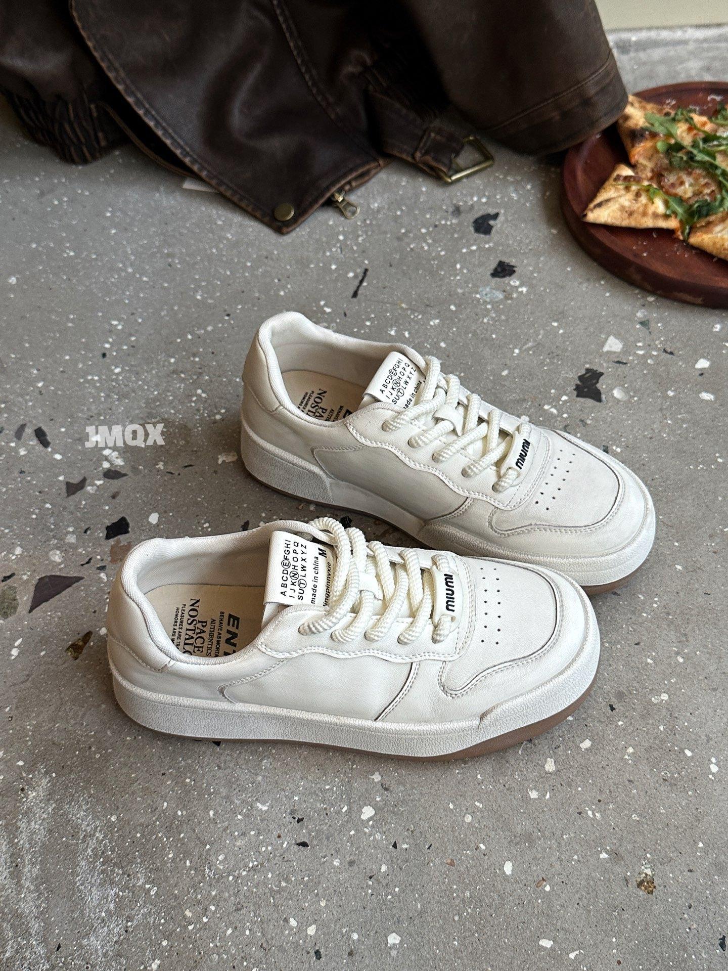 

2025 new leather retro old white shoes women s platform versatile casual board shoes lightweight single shoes student shoes 39