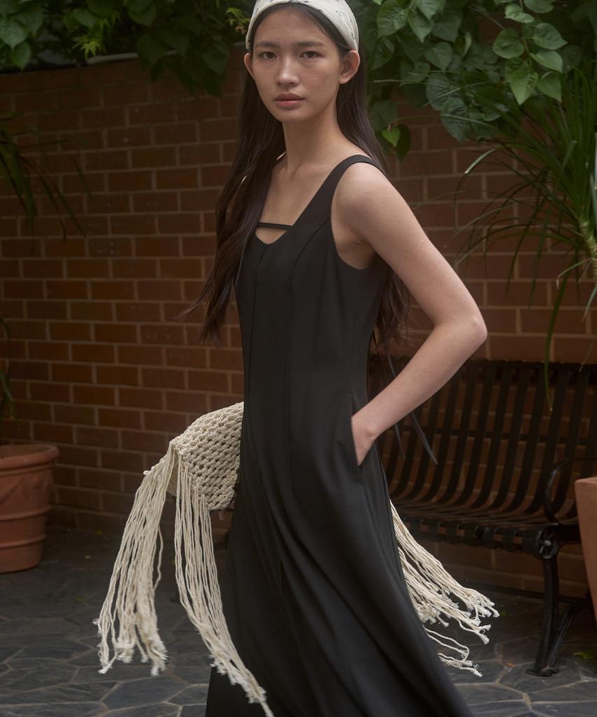 SIGREAT U-Neck Flare Long Dress_Black