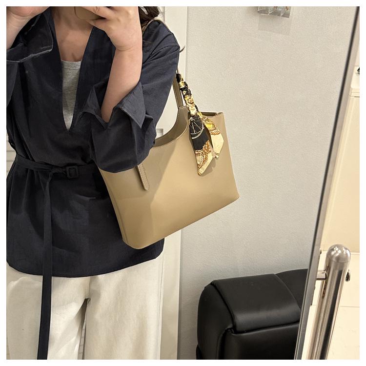 2025 Retro Large Capacity Women's Shoulder Tote Bag