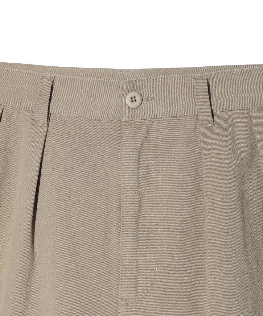 SOUNDSLIFE Two Tuck Pocket Chino Shorts Beige