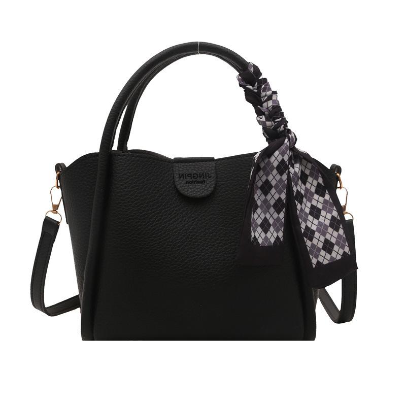 Winter New Women's Bag 2026 High-end Fashi Bucket Bag Handbag New Commuting Versatile Basket Bag