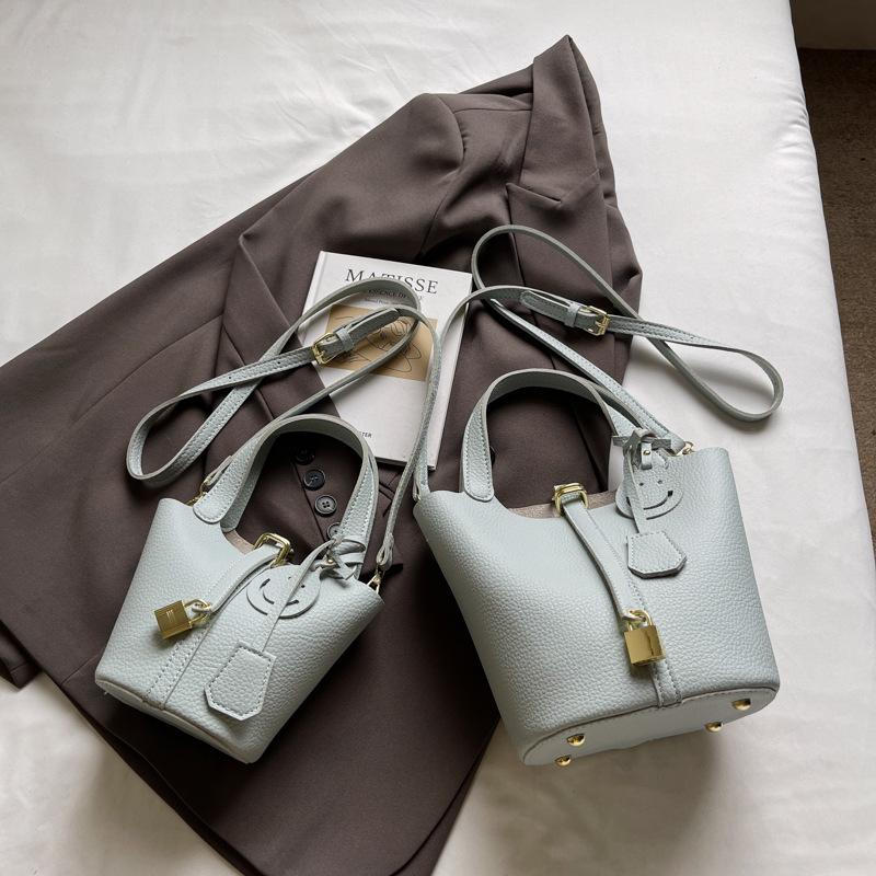 Grønnsakskurvveske dame 2025 ny retro tote dameveske nisje personlighet PU skulder bærbar bøtteveske