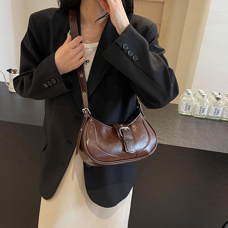 Niche high-end underarm bag new fashion versatile large-capacity commuting shoulder bag women