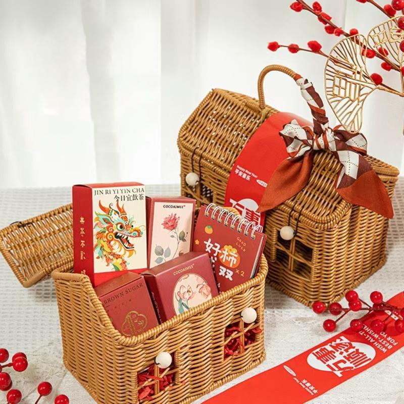 Natural PP Materials User Friendly Woven Hand Basket Highly Durable for Homes Organization Picnics Essential and Gift Packaging