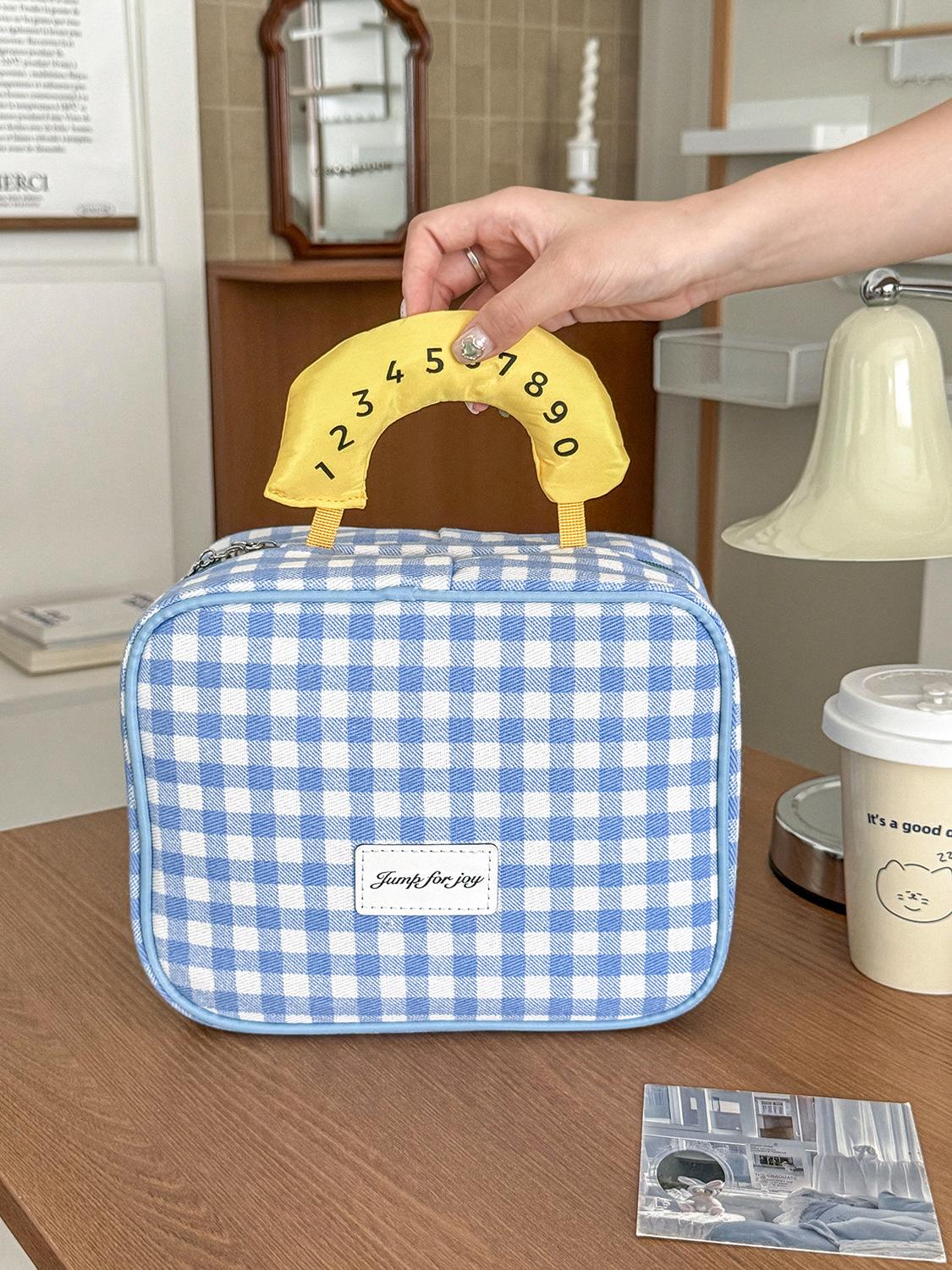 

Large-capacity portable toiletry storage bag, blue checkered digital handbag, high-looking cosmetic bag for students and travel