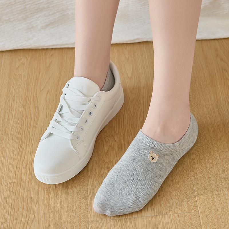 Ladies Summer Cute Cartoon Bear Embroidered Non Slip Heel Shallow Mouth Invisible Boat Socks