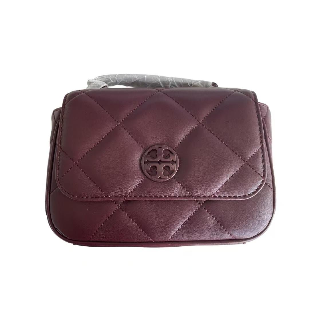 

Tory Burch Willa Quilted Chain Caviar Lambskin Shoulder Crossbody Handbag Women Handbags Burgundy 139287-639 Basic Set (Bag+Dust Bag)