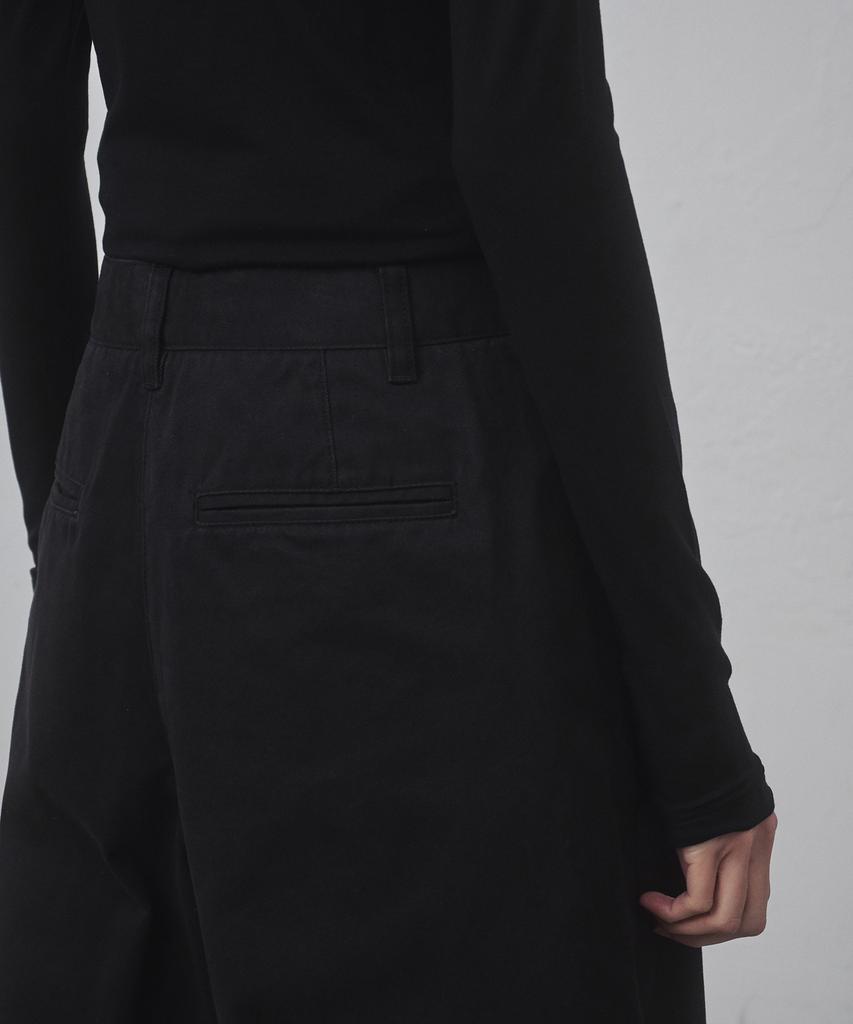 MUSINSA STANDARD WOMAN Curved Chino Pants [Black]