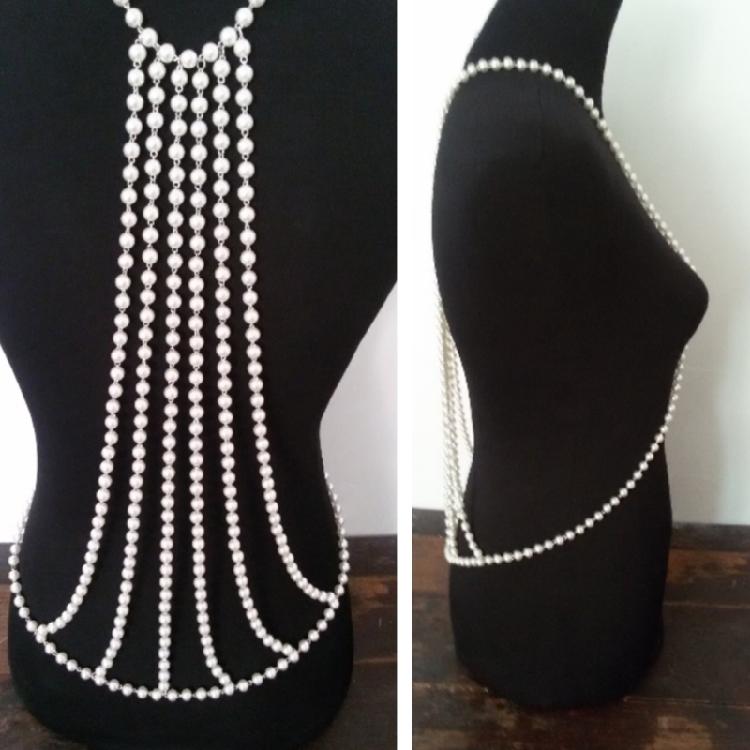 Alluring Pearls And Gold Alloy Body Chain Necklace Designed For Women Seeking To Stand Out At Social Gatherings