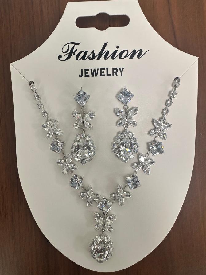 Elegant Zirconia Bridal Jewelry Set: Colorful Necklace & Earrings with Classic, Luxurious Design