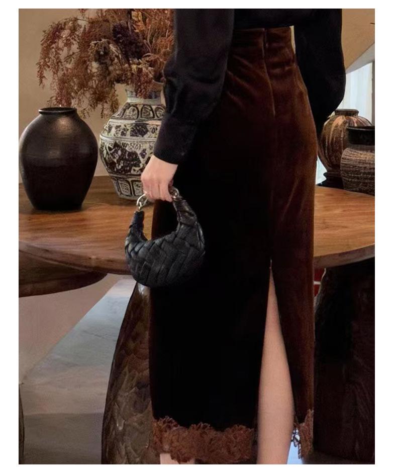 Rongtai Women's Textured Velour Embroidered Lace Hem Bodycon A-line Skirt 2026.