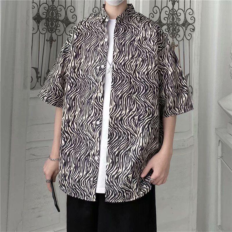 Men's Harajuku-Style Retro Floral Short-Sleeve Shirt: Hong Kong Ulzzang Beachwear with Sun Protection, Perfect for Couples.