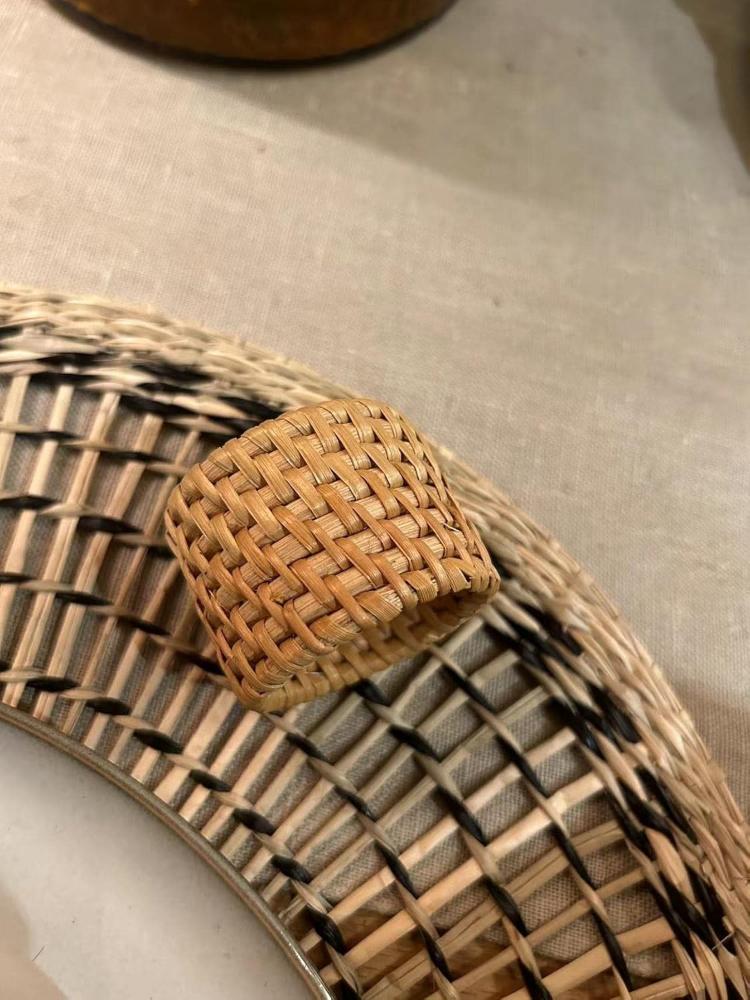 Woven Rattan Napkin Rings, Handmade Natural Wicker Napkin Rings, Farmhouse Chic Napkins Holder for Party Dinner Dining Table Decoration