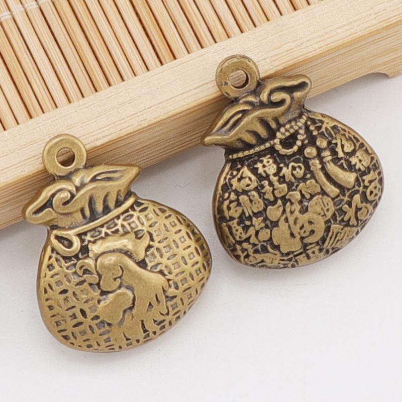 Zodiac Brass Money Bag Keychain: Lucky Wealth-Attracting Retro Pendant Ornament