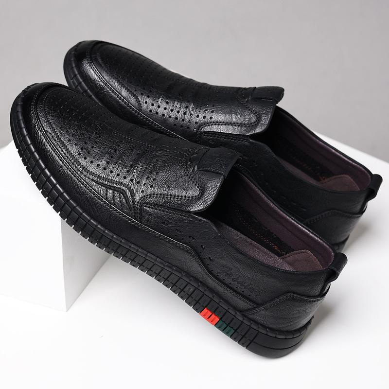 Men's hollow leather shoes Men's summer soft-soled soft leather breathable shoes Driving sandals One pedal hole shoes