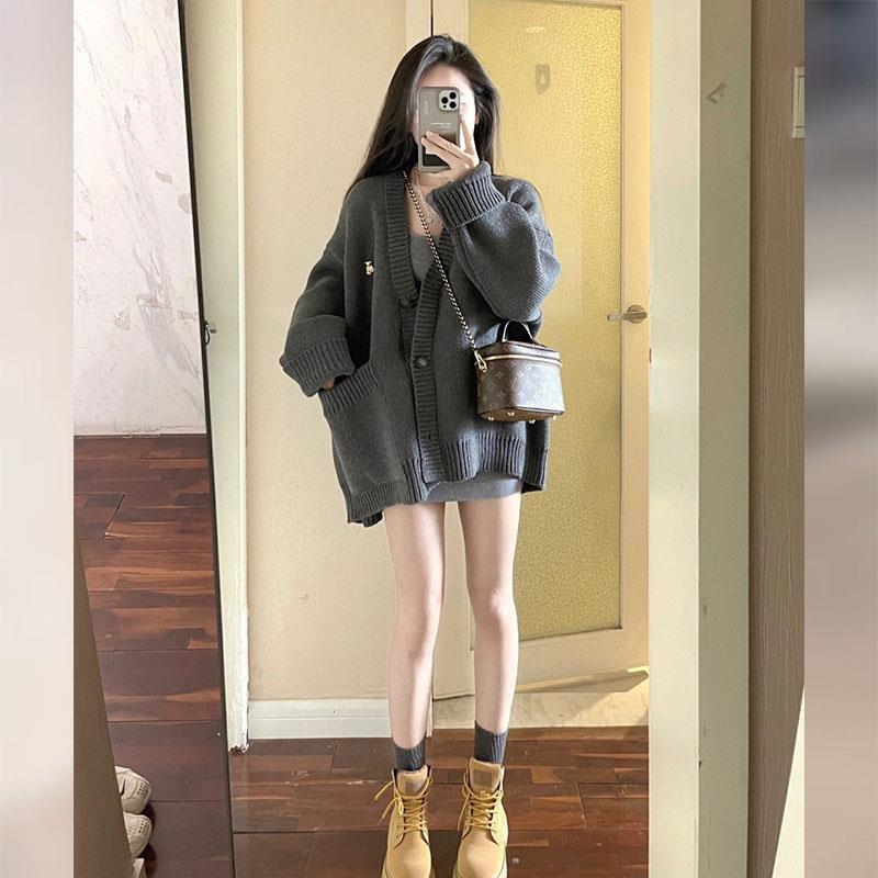 

Женский популярный серый вязаный кардиган средней длины - Осенний ленивый стиль, приталенный крой M (recommended for 95-110 lbs)