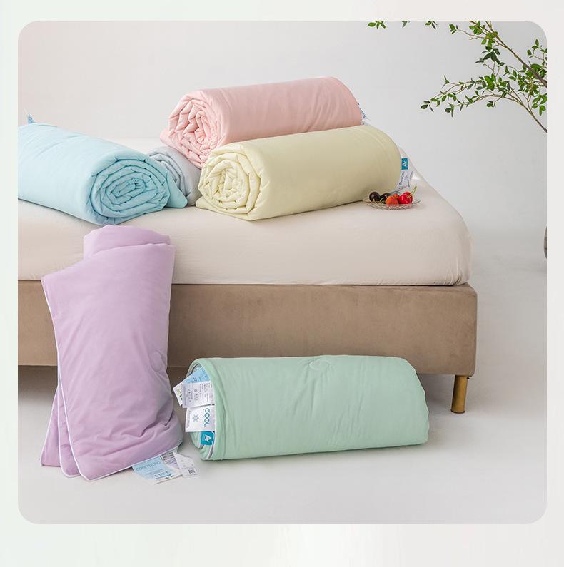 Class A Ice Silk Summer Quilt: Solid Color, Machine Washable, Thin Cooling Blanket for Air Conditioning