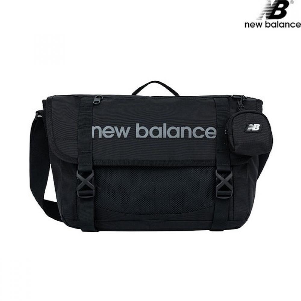 

New Balance Half Club Nbgcdss202 Bk Big Logo Messenger Big Lo FF