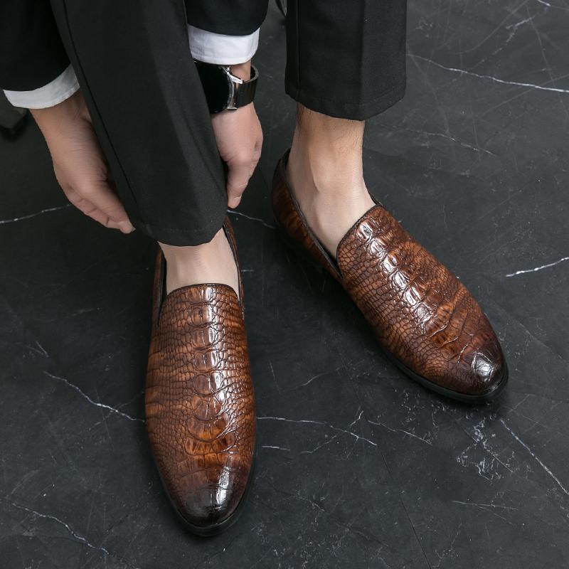 New Men's Charm Pointed Blue Black Alligator Pattern Patent Leather Shoes Male Dress Wedding Prom Homecoming Loafers Footwear