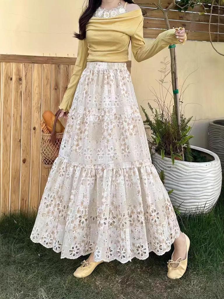 High-Waisted Floral Midi Skirt: Slimming, Hip-Covering, Flare A-Line Design for an Elegant, Youthful Look.