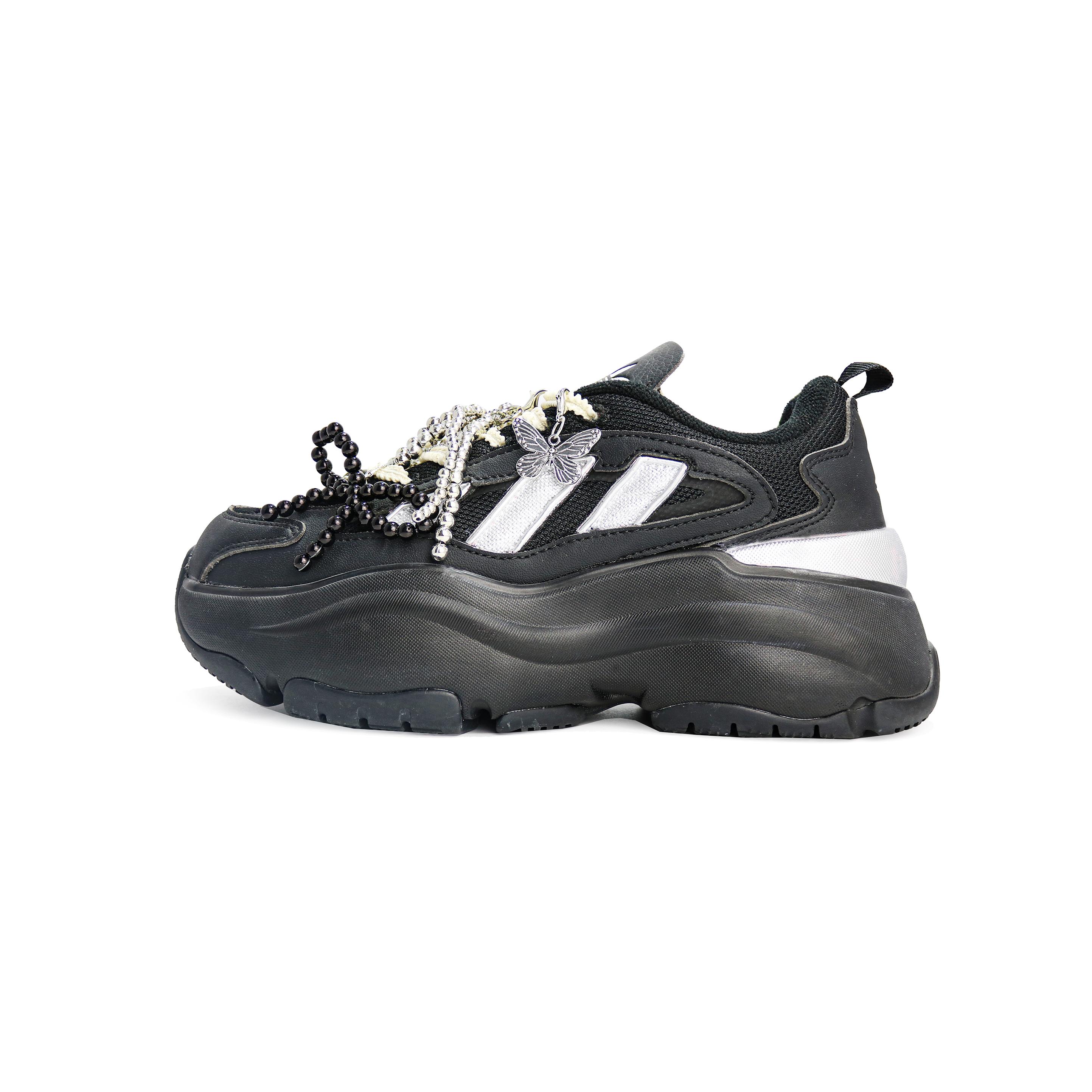 Adidas Originals OZGAIA Slip Resistant, Abrasion