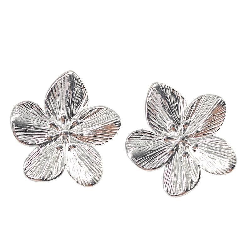 Stainless Steel Flower Stud Earrings: Elegant European & American Design for Women
