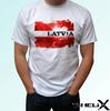 Bandiera Lettonia - T-Shirt bianca per bambini ragazzi design paese - taglie s s bambini e neonati