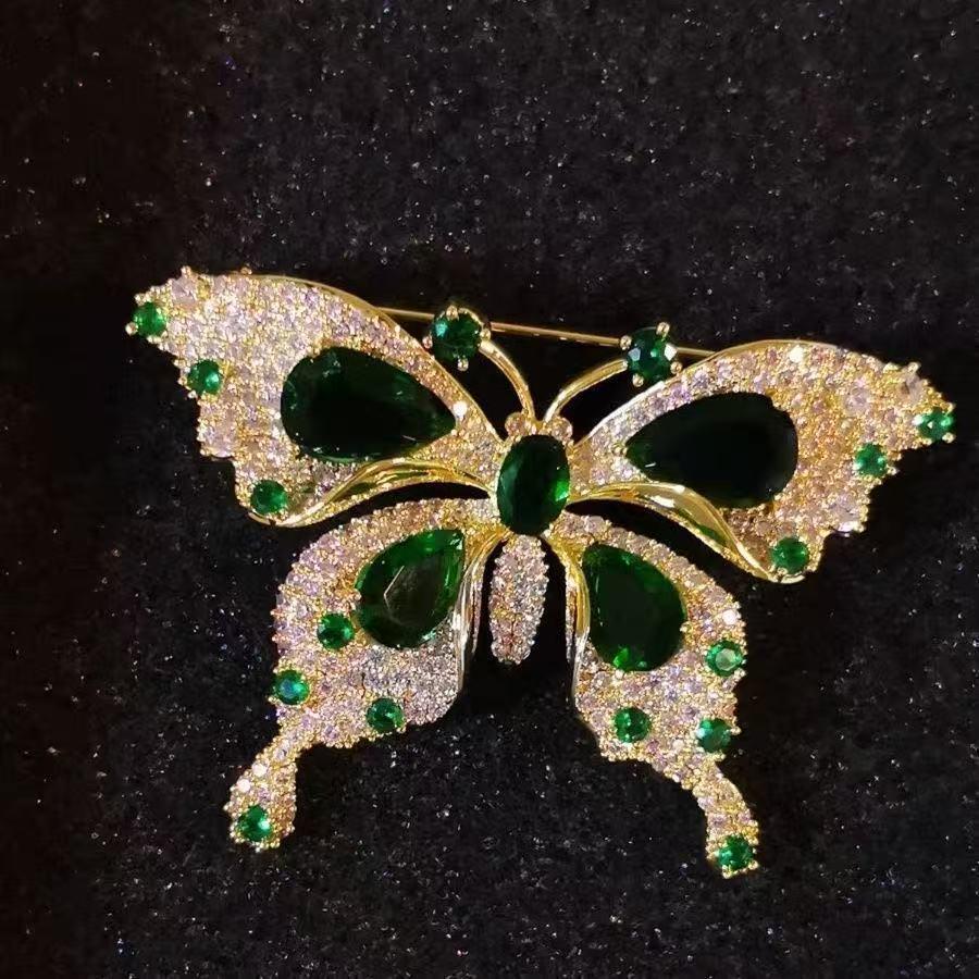 Elegant Butterfly Brooch: High-End Fashion Accessory for Women