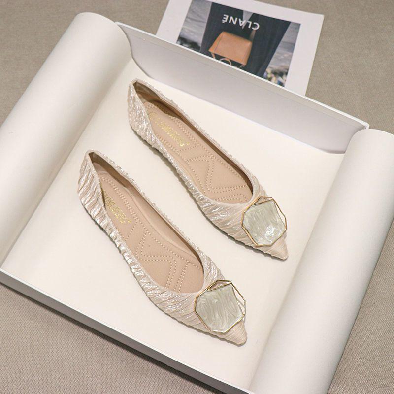 2024 Autumn Women's Fashion Mary Jane Flat Shoes - Versatile Pointed Toe for Skirts, Gentle Style