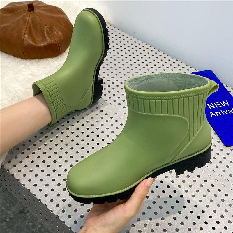 2025 new low-tube warm rain shoes outer wear women's medium-tube rain boots four-season water shoes plus cotton rubber shoes 2025