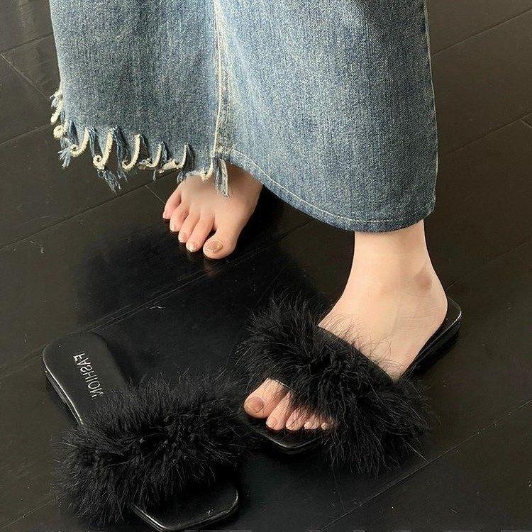 Übergröße Damen Flauschige Sommer Hausschuhe: Feenstil, Flach mit einem Riemen, 2025 Koreanische Outdoor-Edition