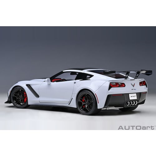 AUTOart 1/18 scale Chevrolet Corvette (C7) ZR1 Gray Metallic Finished Product