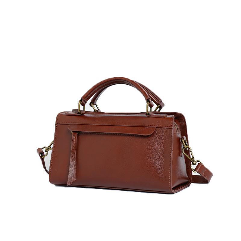 New 2025 Spring and Summer Fashion Casual Versatile Niche High-end Retro Cowhide Simple Shoulder Messenger Handbag