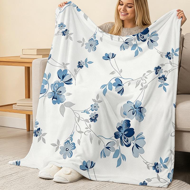 Soft Flannel Fleece Blanket, Breathable Skin-Friendly Cozy Throw Ideal for Home Use, Warmth, Christmas & Halloween Decoration