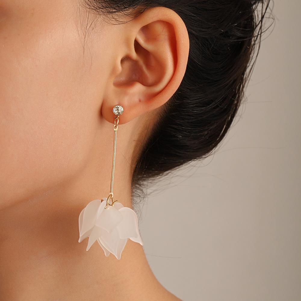 High-quality new petal earrings, temperament lotus eternal flower piece flower stud earrings for women, long fringed earrings mixed batch