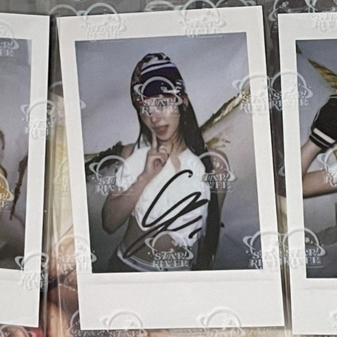 

[USED] ITZY Yeji GOLD Starriver SR Limited Edition Instax-style Trading Card