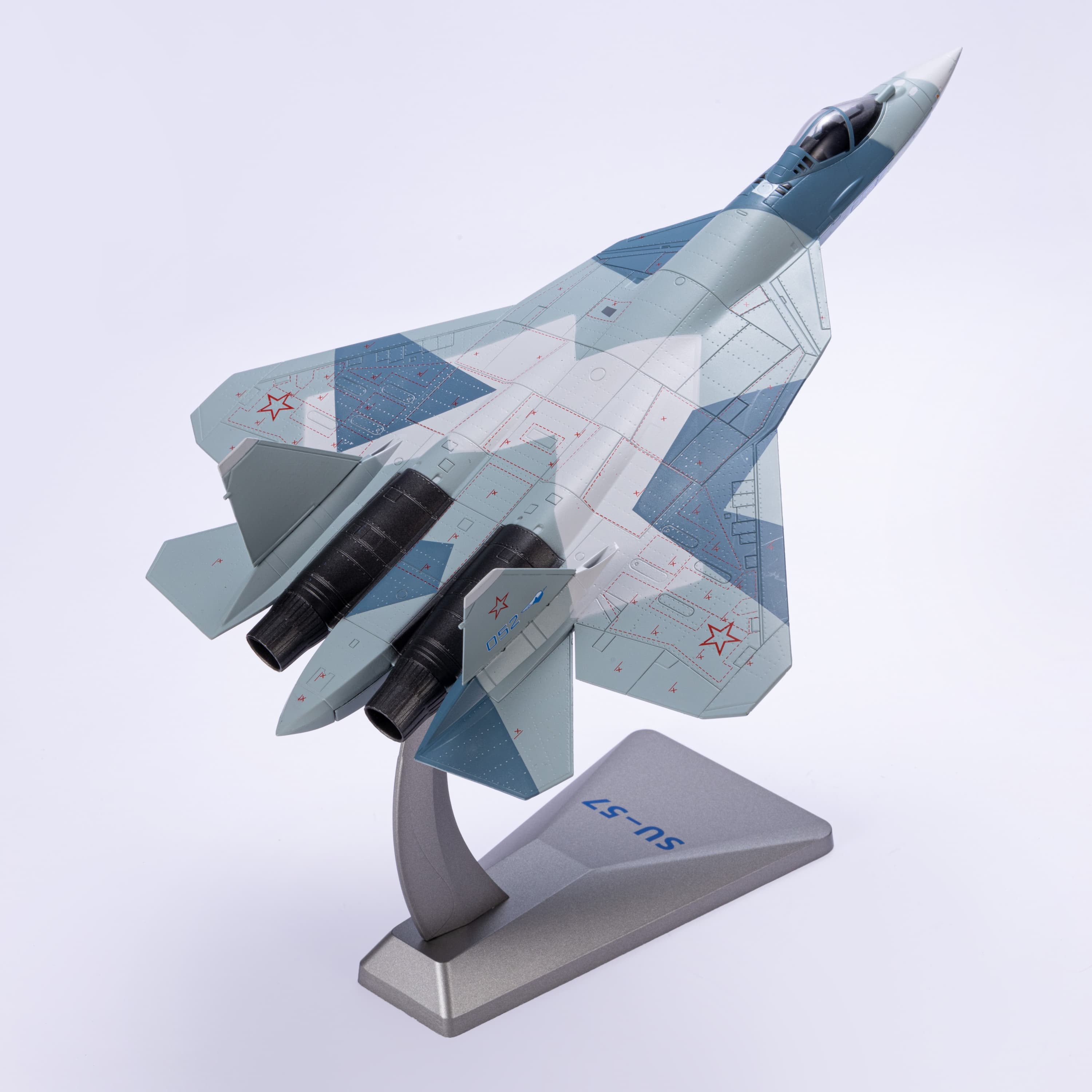 

Модель самолета СУ57 1/72 из металлического сплава(включая базу)Размещение дома, коллекционирование и украшение Креативный подарок