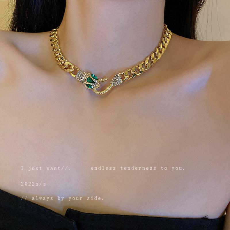 European and American Ins Diamond-encrusted Snake Necklace Exaggerated Metal Feeling Hip-hop Collarbone Chain Feeling Personalized Necklace Women