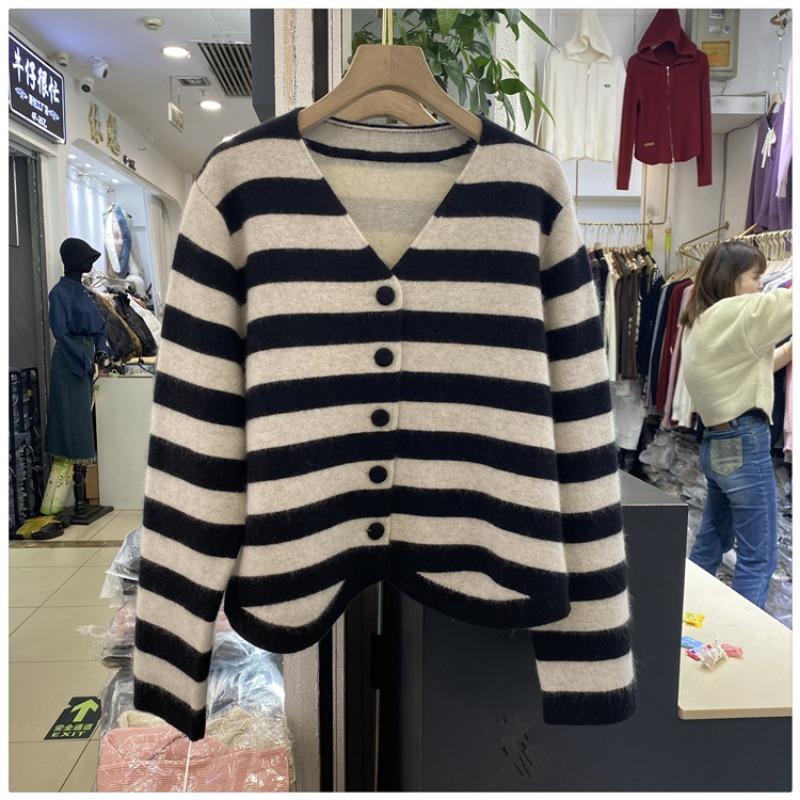 Striped Knitted Cardigan Women Autumn Winter Fashion Contrasting Color Retro V-neck Gentle Style Sweater Jacket Top