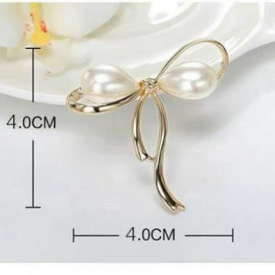 Elegant Pearl Bow Brooch: High-End Women's Corsage, Neckline Pin, and Cardigan Accessory.