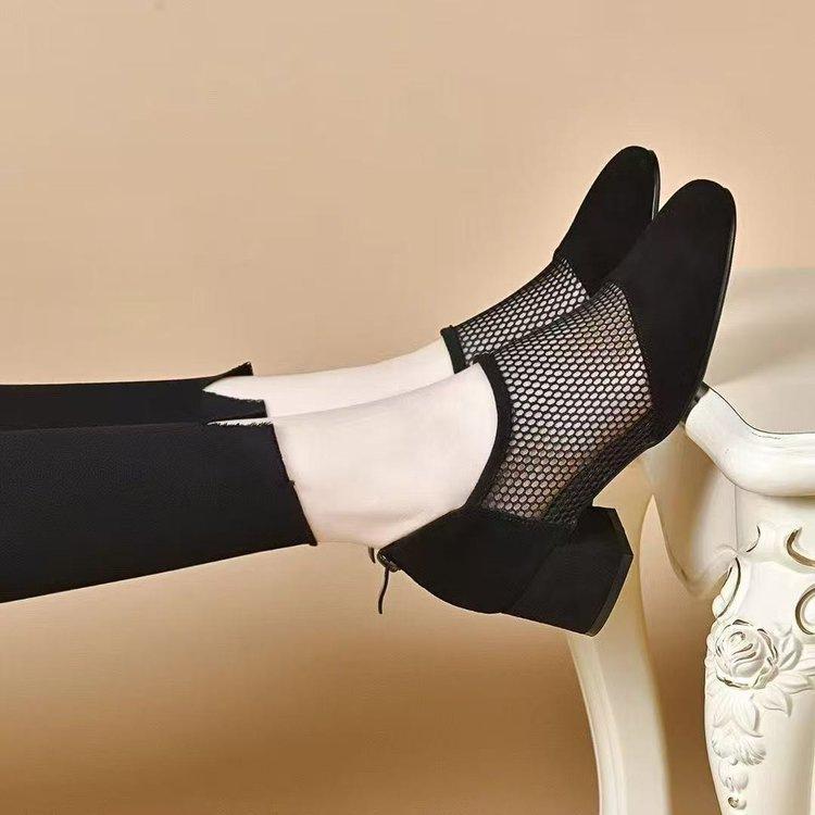 Nowe siateczkowe sandały letnie matowe grube obcasy buty na jeden sezon miękka skóra perforowana skórzane buty cienka siatka wysokie obcasy